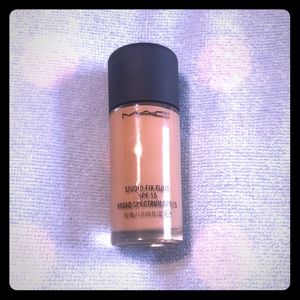MAC Studio Fix Fluid Foundation